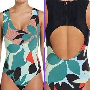 Nike Swim SZ Small One Piece Swim Bathing Suit New D2